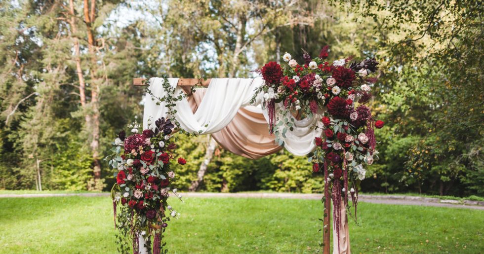 The Definitive Guide Of Wedding Arches (with Free PDF Printable)