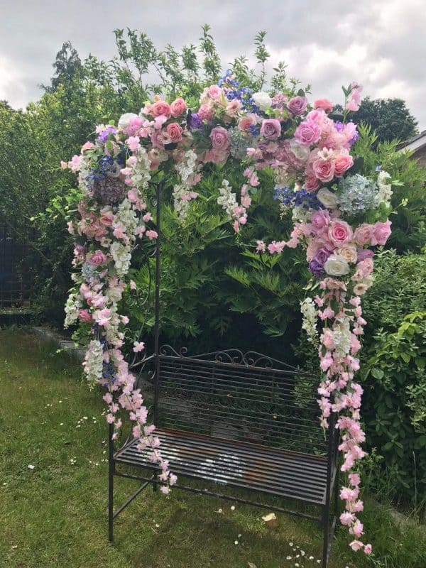 7 Beautiful Wedding Arch Garland Ideas We Just Can't Stop Staring At