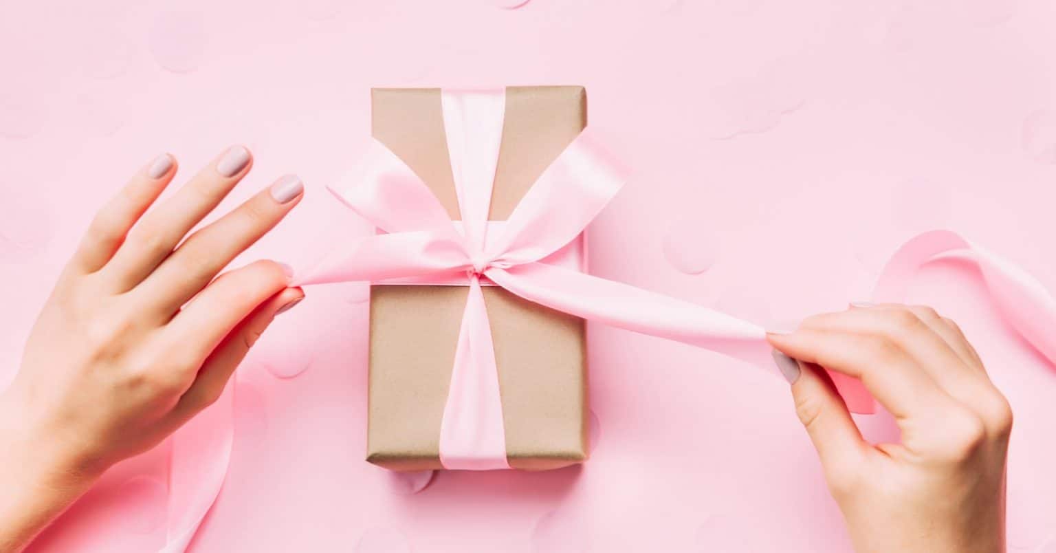 10 Super Cute Virtual Bridal Shower Gifts for Your Guests