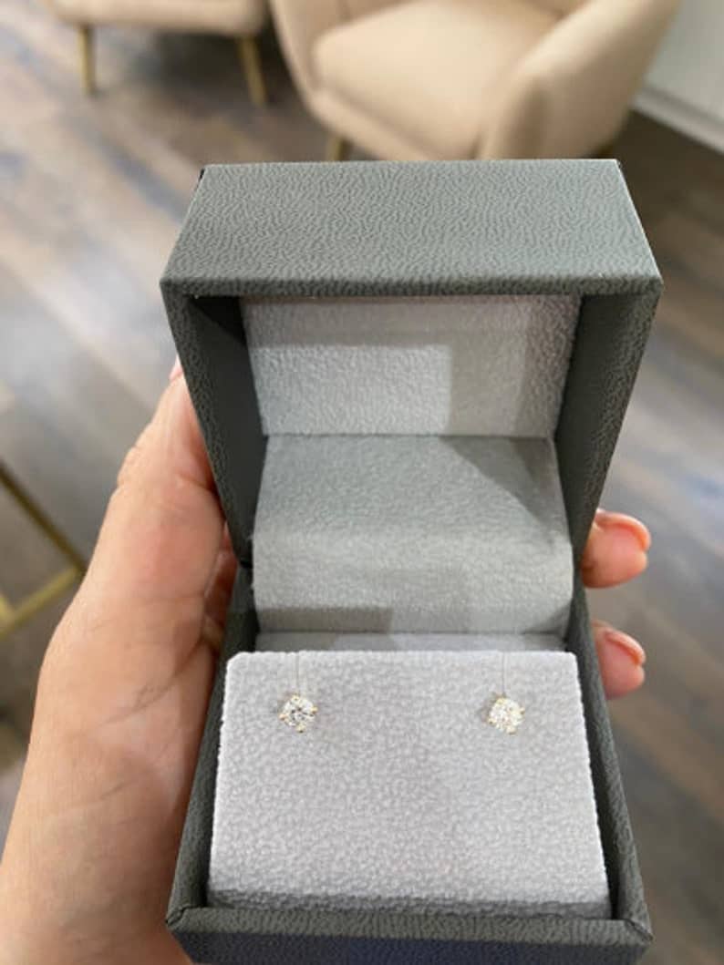 27 Bridal Shower Hostess Gifts She'll Truly Treasure (2022)