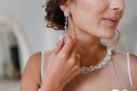 How to Pick Earrings to Compliment Your Wedding Dress