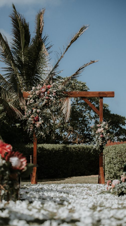 25 Of The Best Rustic Wedding Arch Ideas and Themes