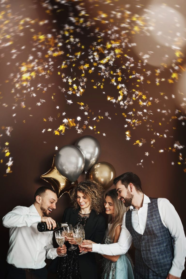 10 Awesome New Year's Eve Wedding Ideas
