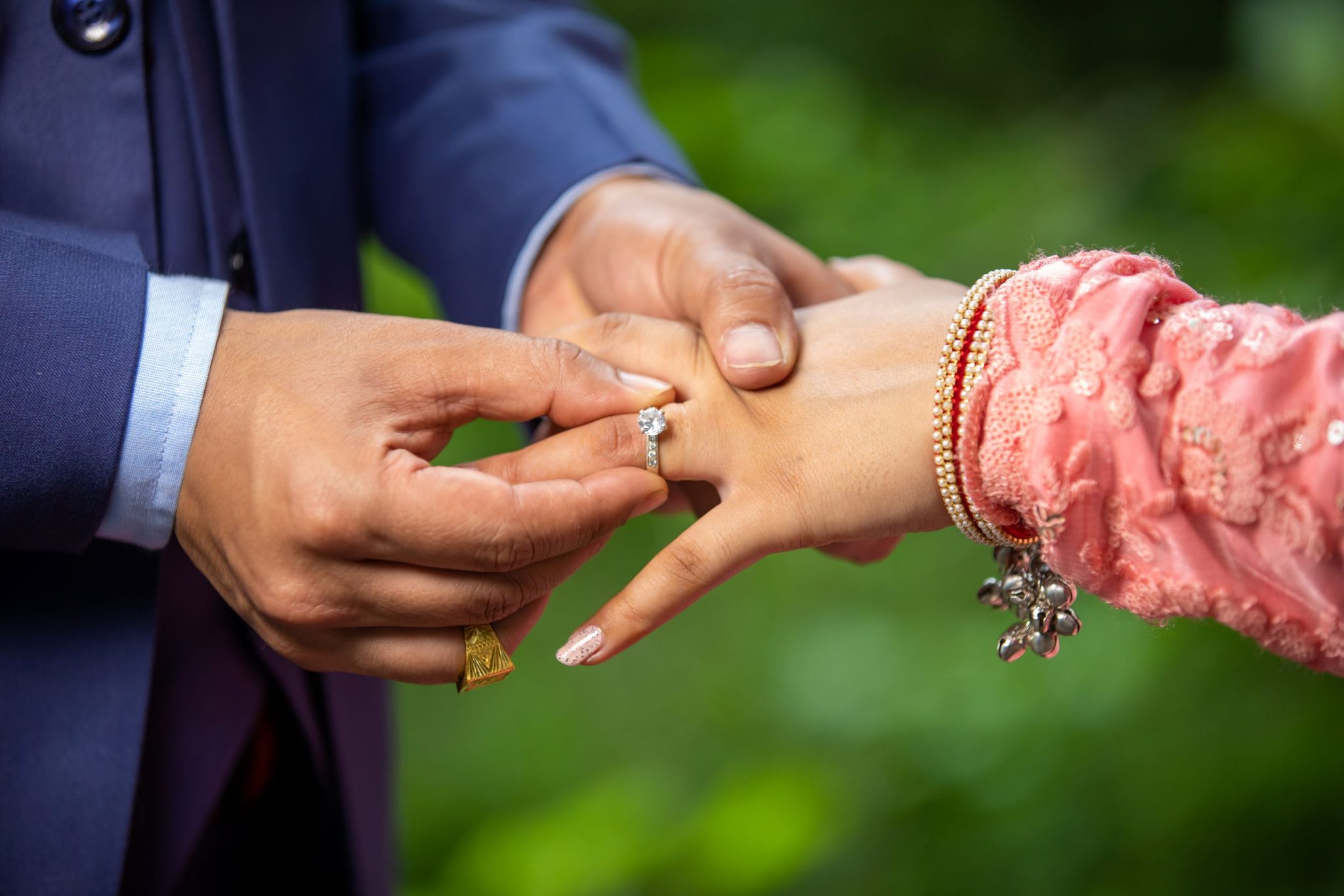 32 Non-Traditional And Amazing Wedding Ceremony Ideas