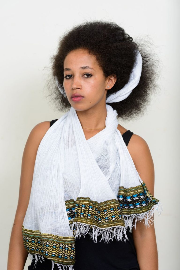 can-i-wear-a-white-shawl-to-a-wedding-do-s-and-don-ts-for-wedding-guests