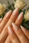 Elegant, Edgy, Iconic: Almond Pearl Nails That Turn Every Wedding Shot Into Art